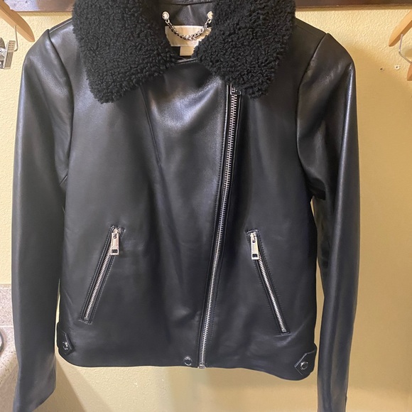 Assymetrical Faux-Sherpa Collar Leather Coat - Picture 3 of 5